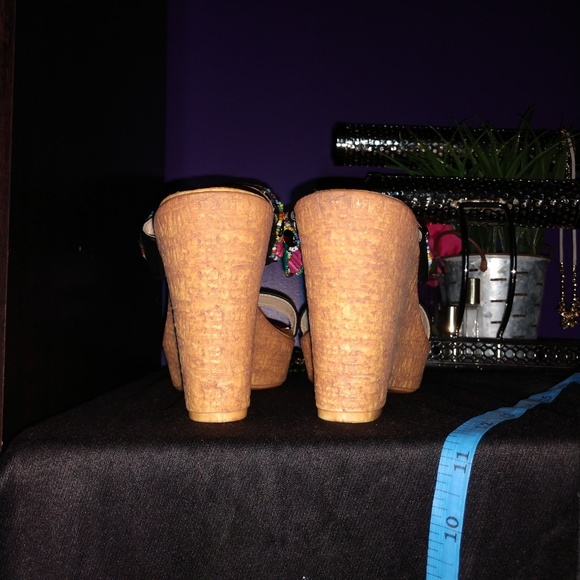 Sandals - Picture 5 of 6